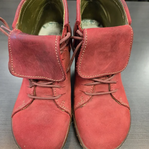 El Naturalista Red Women's Shoes - Picture 3 of 9